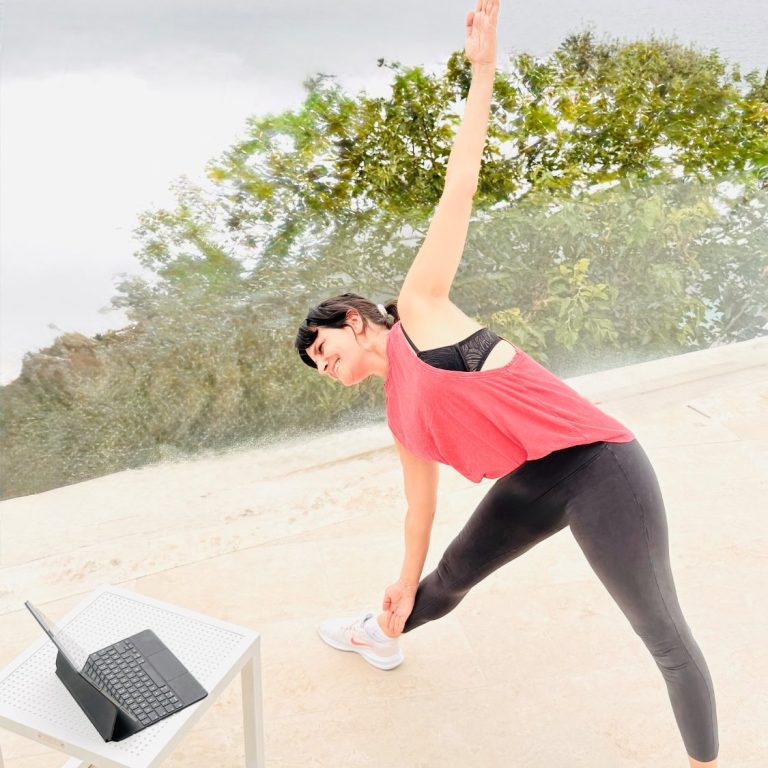 ONLINE BECKENBODENTRAINING, EFFEKTIVES CORE TRAINING SPAß BEIM ONLINE TRAINING AN IHREM LIEBLINGSORT